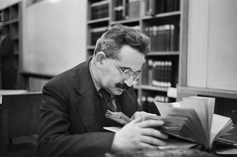 A esta felicidade – Walter Benjamin